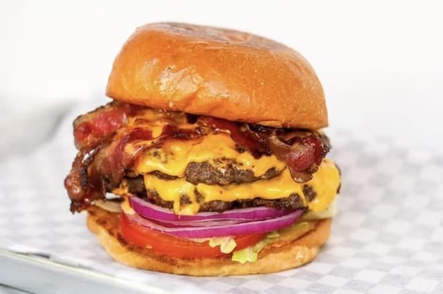 L Bacon Cheeseburger.